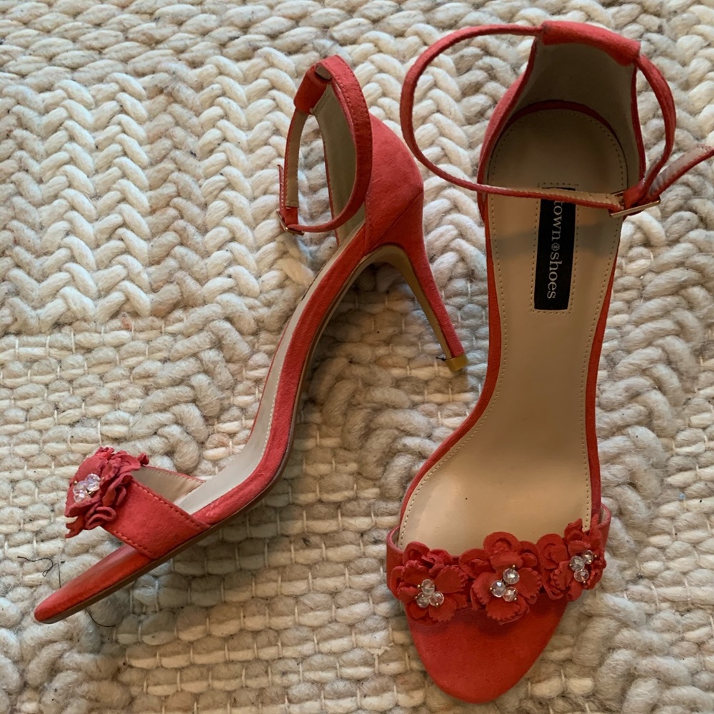 Strappy heels NWOT